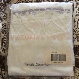 NIP Victoria’s Secret Chemise Romantic White L